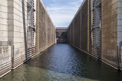 Water Log: Dams and Fish Ladders, Columbia and Snake Rivers