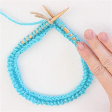 How to Knit in the Round on Circular Needles in 5 Easy Steps - Studio Knit