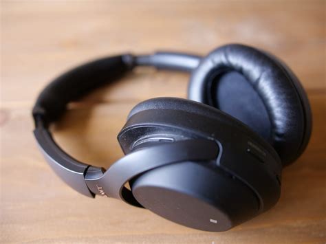 The 12 Best Noise-canceling Headphones for Travel [2023]