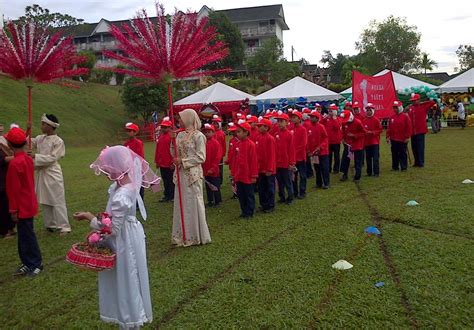 tema rumah sukan merah yang kreatif - LeilanitaroPerez