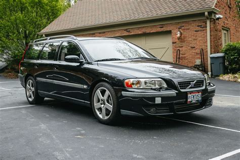 No Reserve: One-Family-Owned 2004 Volvo V70R 6-Speed for sale on BaT ...