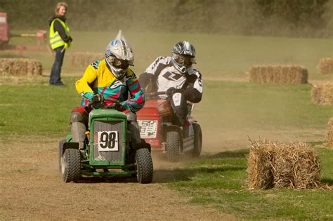 How Did Lawn Mower Racing Start? - Workshopedia