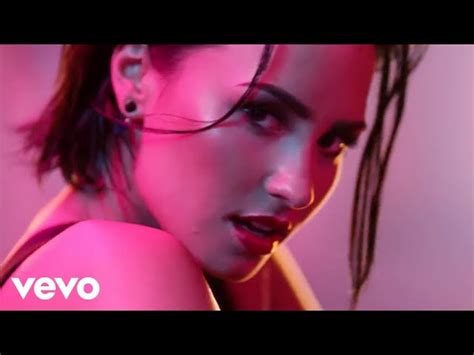 Demi Lovato - Cool for the Summer (Official Video) Chords - Chordify