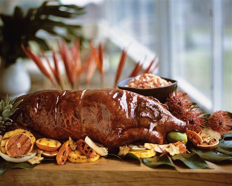 Hawaiian Luau; Whole Roasted Pig with … – License Images – 690120 StockFood