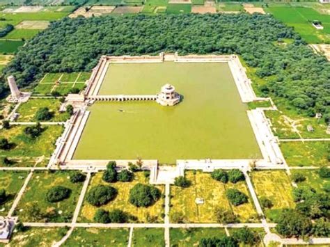 Hiran Minar – Location, History, Structure, and Other Details – Startup Pakistan