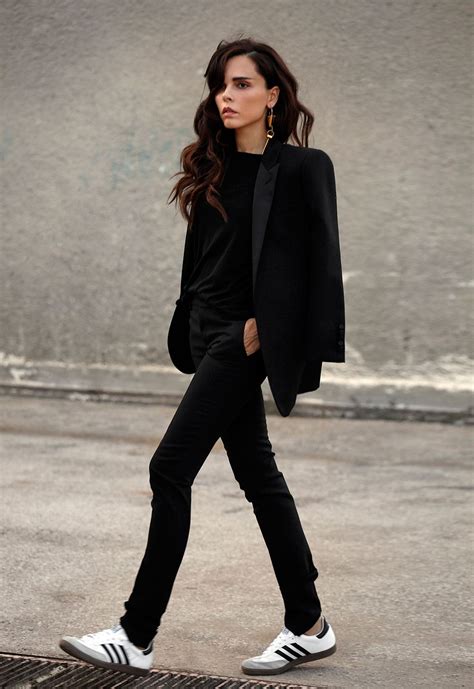 Saint Laurent Le Smoking tuxedo | STYLEHEROINE | Adidas outfit women, Sambas adidas women outfit ...