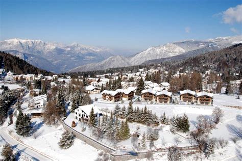 Folgaria Ski apartments on ski slopes, 30 meters from ski lifts ...