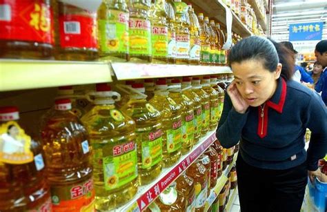 買食用油時，花生油、玉米油、大豆油選哪個更好？知道後別買錯了 - 每日頭條