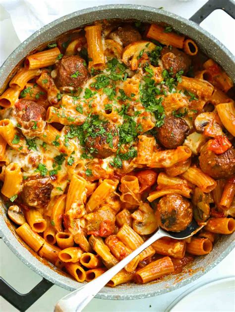 Meatball Pasta Bake {30 Minute Meal}