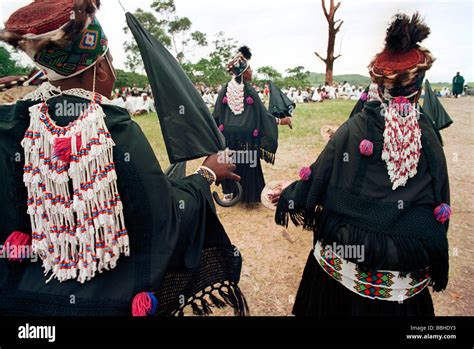 Gingindlovu KwaZulu Natal South Africa 12 2003 shembe women festival Stock Photo: 24355719 - Alamy