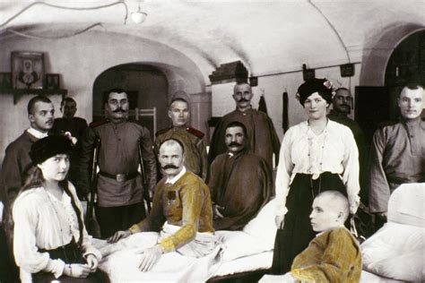 15 Rare Pictures Of The Romanov Family Shortly Before Their Execution, ca. 1915-1916 | Gold is ...