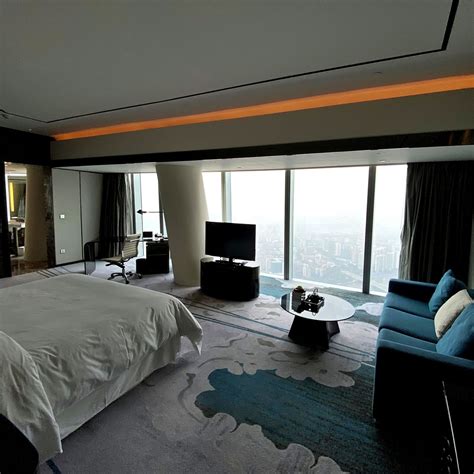 Hotel Review: Four Seasons Hotel Guangzhou (Club Premier Room Canton ...