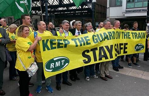 Exclusive: union faces £1 million bill for fighting Southern Rail firm - Socialist Worker