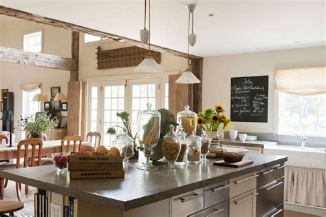 13 Must-Have Farmhouse Kitchen Decor Ideas