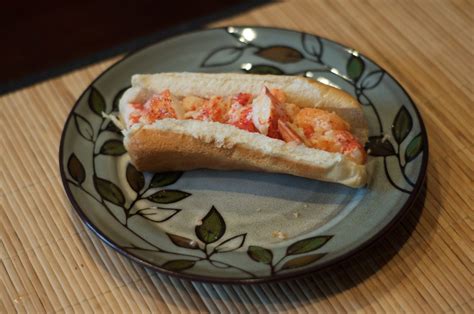 Connecticut Style Lobster Rolls - The Little Chef