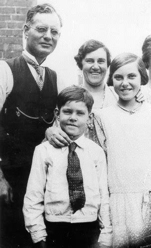 Entering Parliament - John Curtin & family, 1928