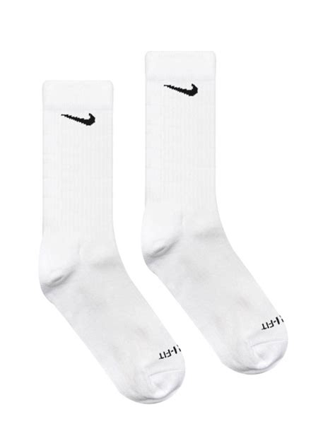 Nike White Everyday Crew Socks | WHAT’S ON THE STAR?