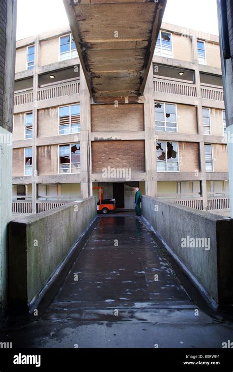 Park Hill Flats, Sheffield, walk way Stock Photo - Alamy