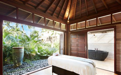 Ritz Carlton Kapalua Spa Resort - Tropical House Builder and Designs ...