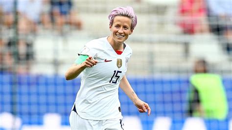 U.s. Women's Soccer Team Captain : Us Women S Soccer Team Captain Carla ...