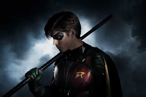 First Look at Brenton Thwaites as Nightwing/Dick Grayson in Upcoming Live-Action Titans - Teen ...