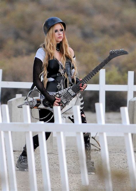 Rock N Roll Music Video - Avril Lavigne Photo (35208134) - Fanpop