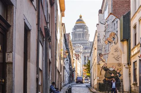 Where to Find the Best Street Art in Brussels » Roselinde