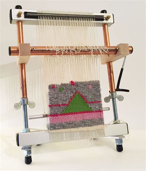 Tapestry loom, Tapestry weaving, Weaving