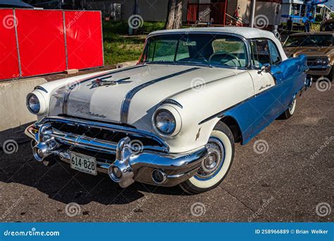 1956 Pontiac Star Chief Convertible Editorial Stock Image - Image of exterior, event: 258966889