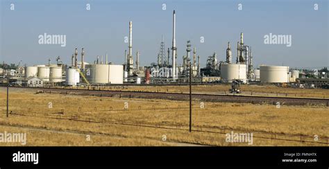 Oil fields of Kern County Stock Photo - Alamy