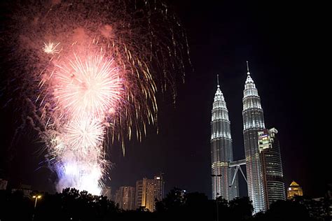 Kuala Lumpur New Year Fireworks Display Petronas Klcc Celebrate Photo ...