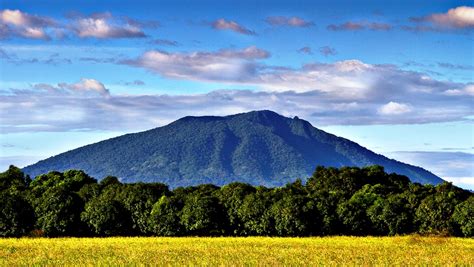 Ang Alamat ng Bundok Arayat - Buklat: Kuwentong Pilipino