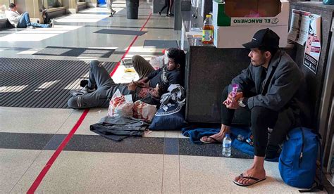 Chicago Police Stations Converted into Makeshift Shelters to House Wave ...