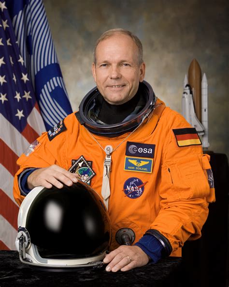 Space in Images - 2008 - 02 - ESA astronaut Hans Schlegel