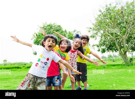 indian children group crowds friends Park Mischief Stock Photo - Alamy