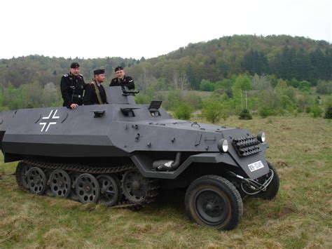 File:OT-810 based at Sd.KFz.250.jpg - Wikimedia Commons