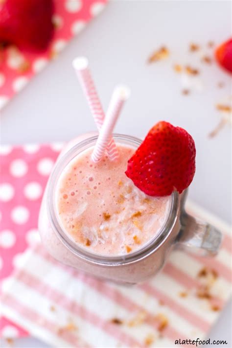 Tropical Pineapple Strawberry Smoothie - A Latte Food