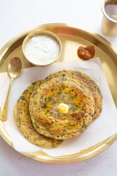 Methi Paratha - Piping Pot Curry