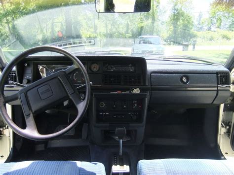 Volvo 240 Interior 1981-1992 | Volvo 240, Buy and sell cars, Volvo