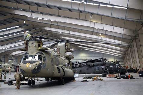 Atlantic Resolve: two US Army helicopter groups on move via Vlissingen ...