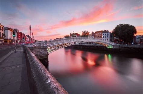 Ha'penny Bridge Dublin: History + Facts (2024)