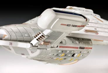 U.S.S. Voyager Model Kit 1/670, Star Trek Voyager, 51 cm | BlacksBricks