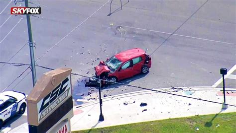 1 dead, 1 taken to hospital following crash in Orlando