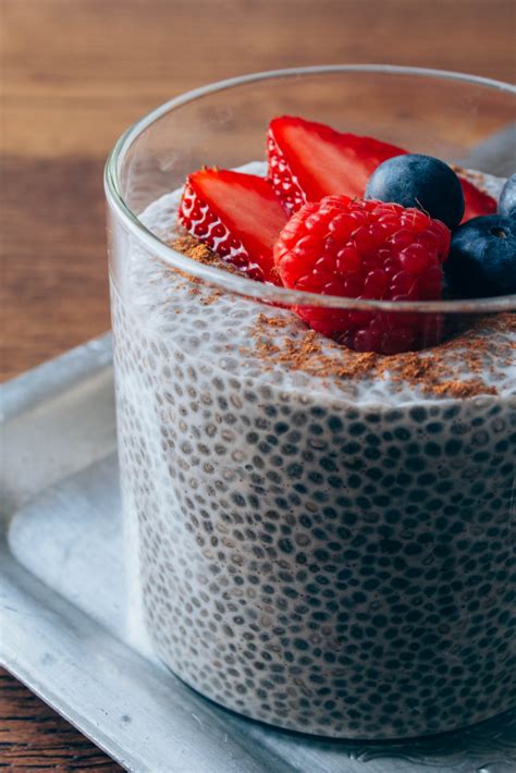 Berry_Vanilla_Chia_Seed_Pudding_03_web | VEEG