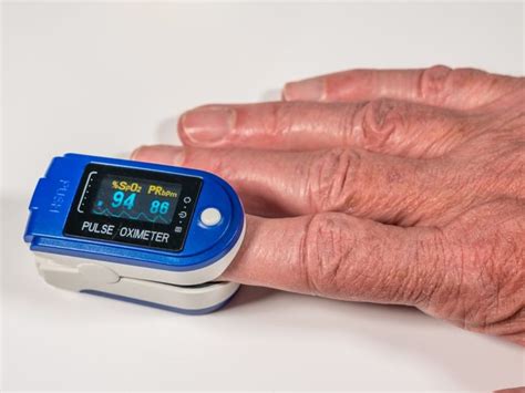 What Is a Pulse Oximeter and Should You Get One to Warn of COVID-19 ...