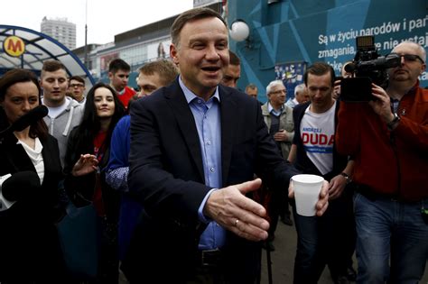 Polish Presidential Election Heads for Runoff - The New York Times