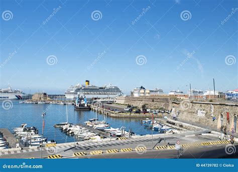 Port of Civitavecchia - Italy Editorial Photography - Image of cranes ...