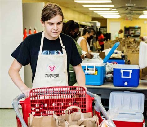 Volunteer • Westchester Food Pantry