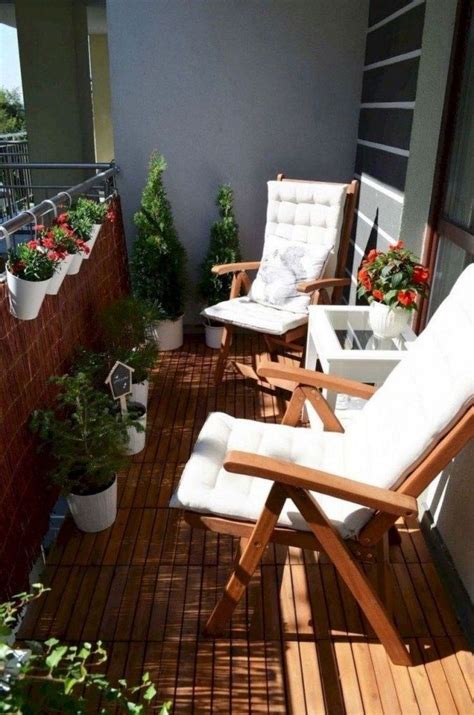 Awesome Small Balcony Ideas To Make Your Apartment Look Great 16 | Apartment balcony decorating ...