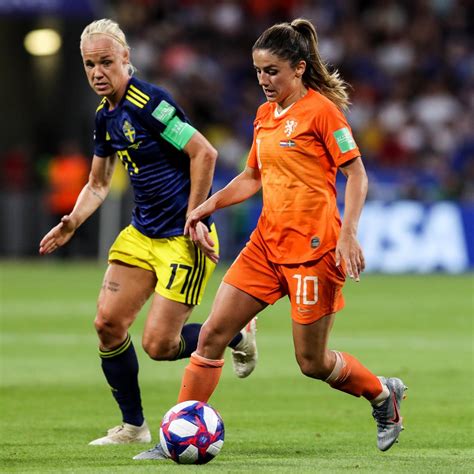 Netherlands' Danielle van de Donk Talks Alex Morgan, Relishes Underdog ...